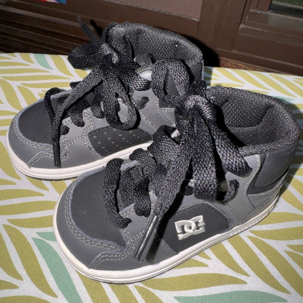 DC Gray and Black High-Top Sneakers toddler size 5
